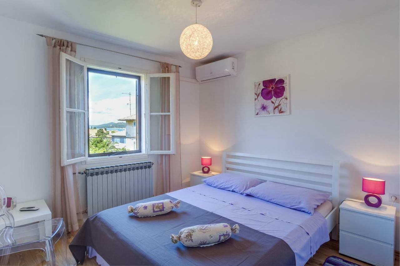 Vila Bugevilija Hotel มาลีโลชินจ์ ภายนอก รูปภาพ