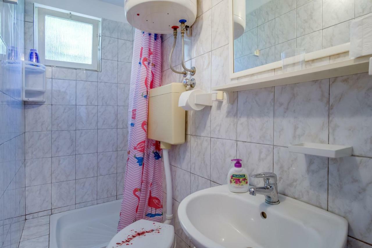 Vila Bugevilija Hotel มาลีโลชินจ์ ภายนอก รูปภาพ